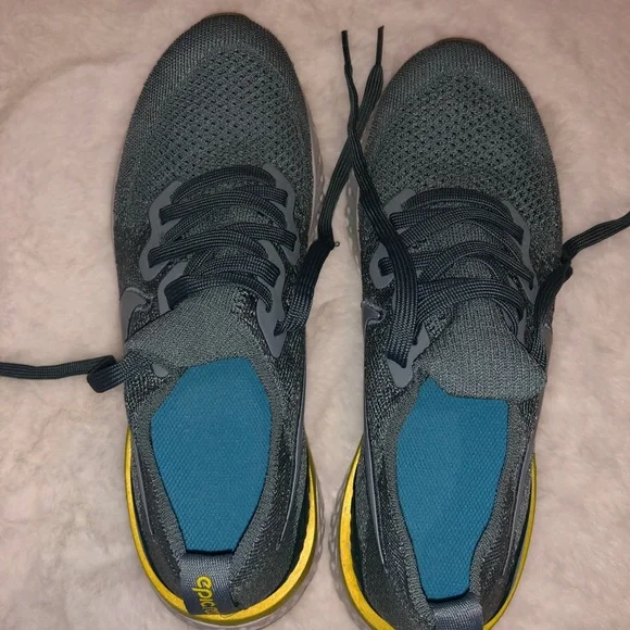 Nike Epic React Flyknit 2 (GS) - Picture 6 of 11